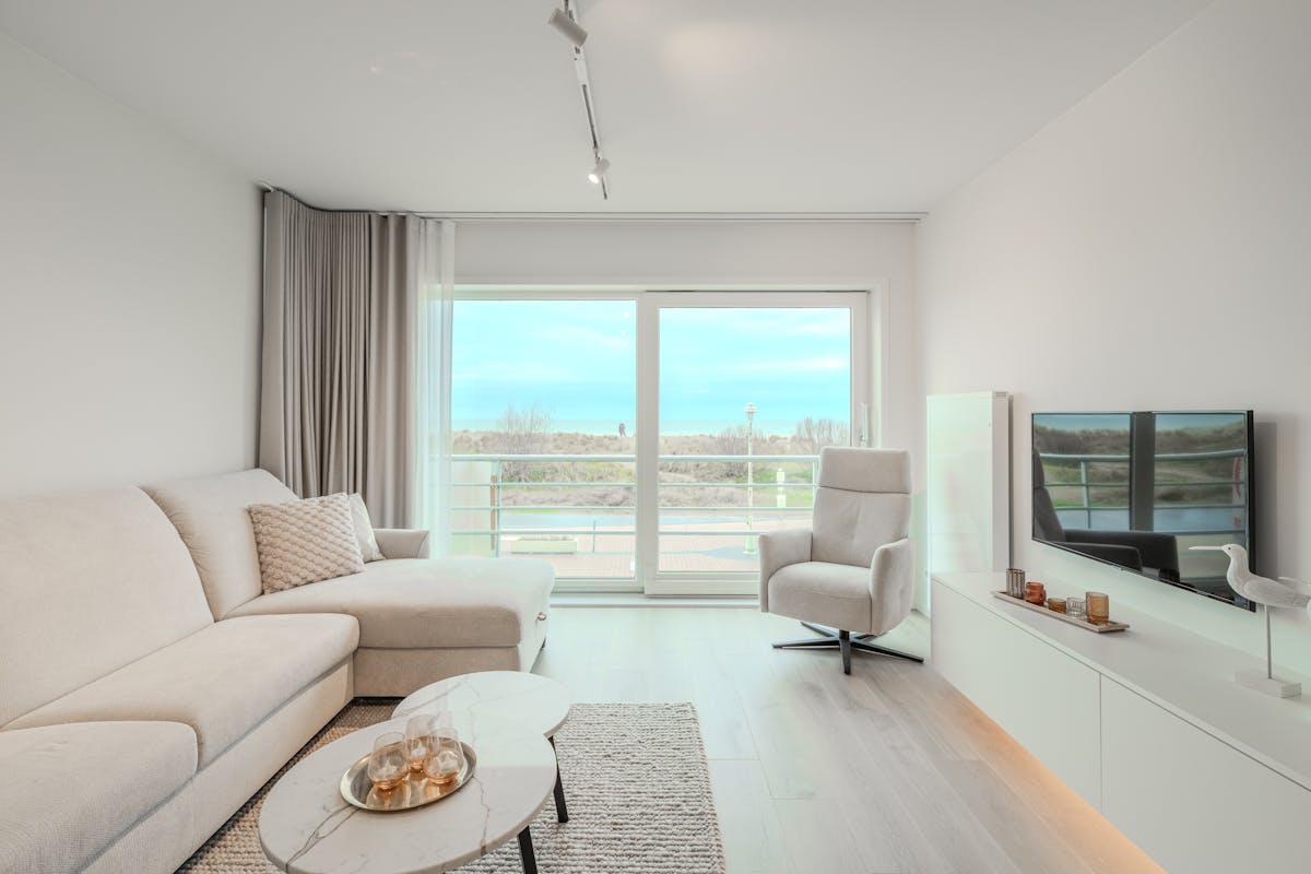 Prachtig gerenoveerd appartement met frontaal zeezicht! - foto 4