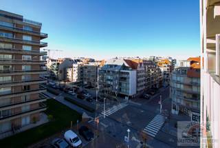 Op zoek naar een ideale pied-à-terre aan zee of een slimme investering? Ontdek deze charmante studio in Nieuwpoort-Bad, perfect gelegen in...