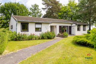 Dans le village de Roudenhaff sur la commune d’Attert, TREVI Luxembourg vous présente une maison 4 façades de plain-pied sur un superbe terrain...