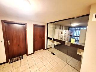 Centrum Merelbeke : GOED GELEGEN RUIME STUDIO MET TERRASJE. Heel bereikbare ligging : Centrum Merelbeke, nabij Gemeentehuis en alle handel. Deze op...