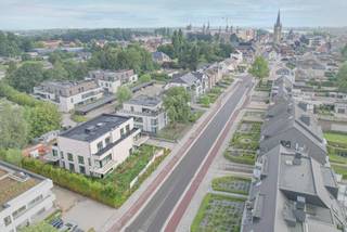 <p>Welkom bij "HET DORP" een kleinschalig nieuwbouwproject in het hart van Onze-Lieve-Vrouw-Waver, bestaande uit 9 appartementen en een kantoor-/praktijkruimte. Dit project biedt de perfecte balans tussen comfort en duurzaamheid, ideaal voor eigen bewoning of als investering. <br /><br />De 1- en 2-slaapkamerappartementen zijn stijlvol afgewerkt en rolstoeltoegankelijk, met ruime terrassen en energie-efficiënte technologieën voor maximaal comfort. De appartementen zijn reeds tot in de puntjes afgewerkt en beschikbaar bij akte. </p><p>Bovendien liggen winkels, bakker, dokter en apotheek op wandelafstand, wat zorgt voor ongeëvenaard gemak. Achter het project is er voldoende parkeergelegenheid voor auto's en fietsen. <br /><br />Ervaar de unieke voordelen van "HET DORP" en plan uw afspraak eenvoudig via de website van Malines-Group.</p>