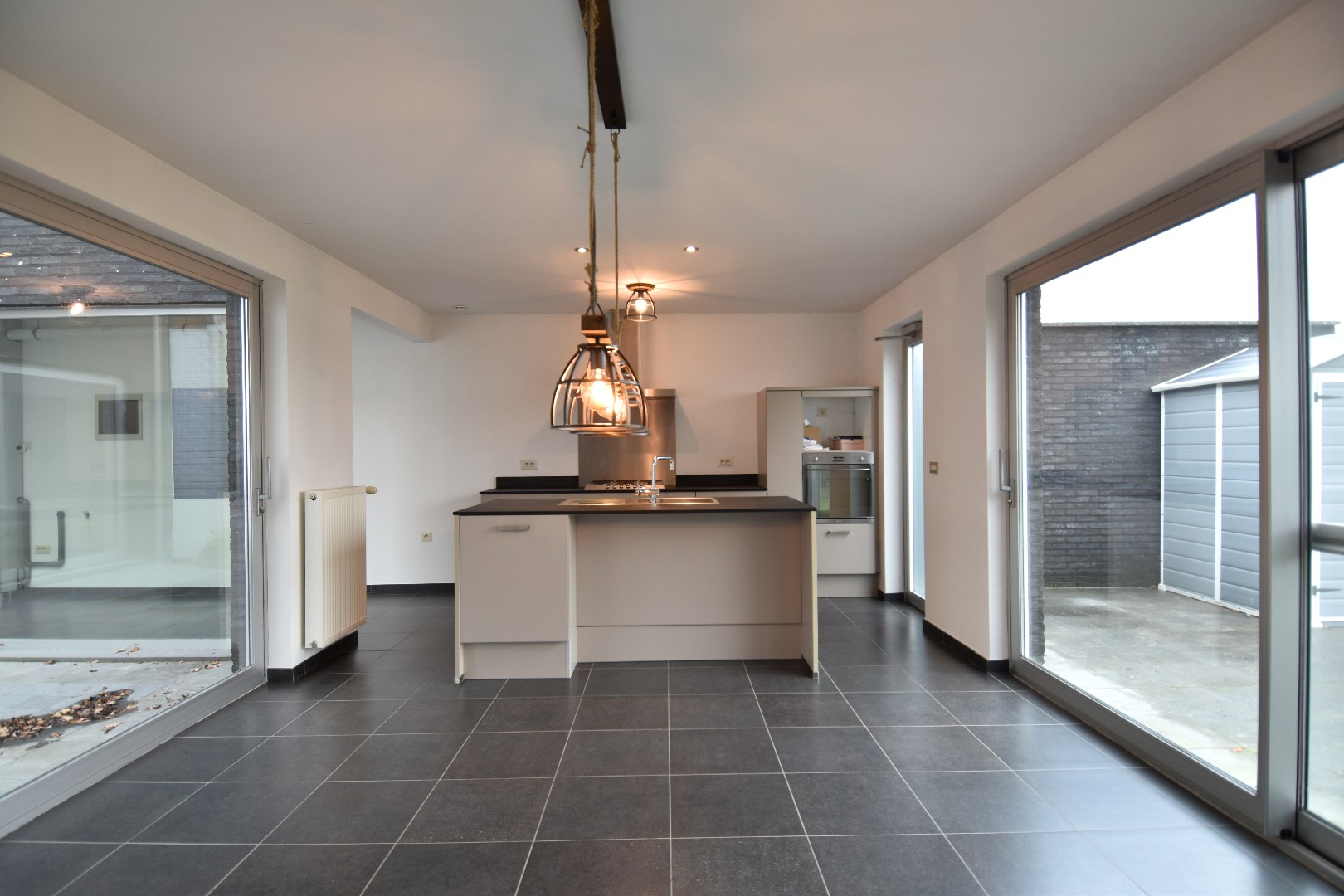 Vernieuwde eigendom met garage, tuin en topligging te koop aan de rand van Gullegem - foto 2
