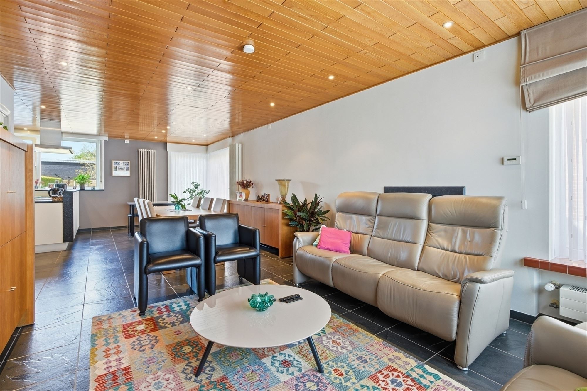 Ruime en solide halfopen bebouwing op 828 m² - foto 4