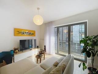 UCCLE: In the Vanderkindere neighbourhood and close to all amenities, a 3-bedroom flat of approx. 113m² situated on the first floor of a...