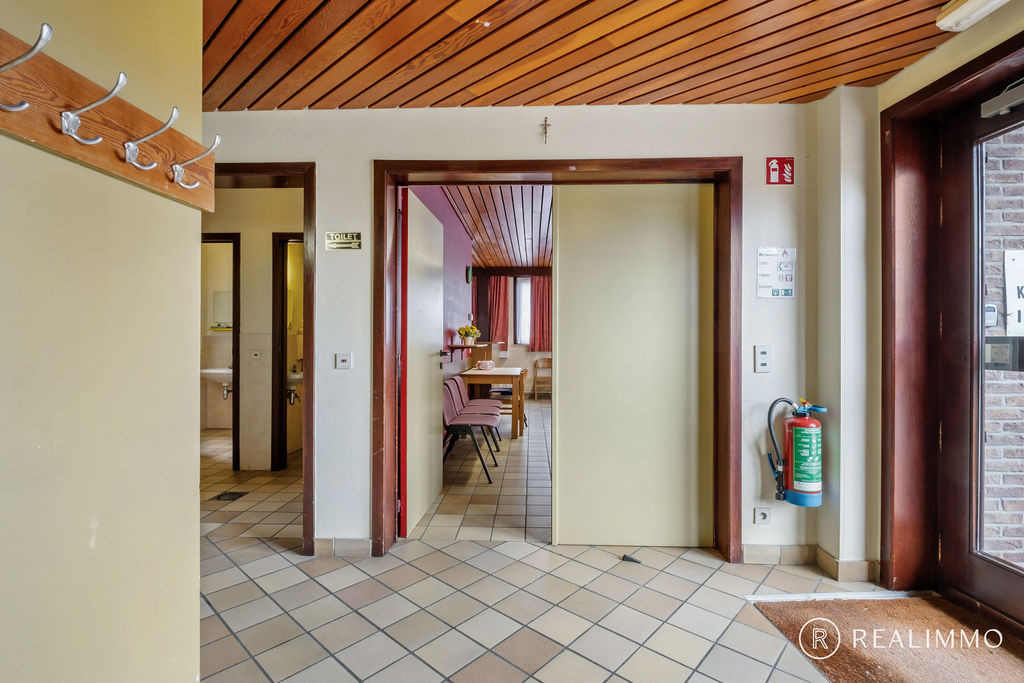 Polyvalente handelsruimte met ruime parking - foto 5