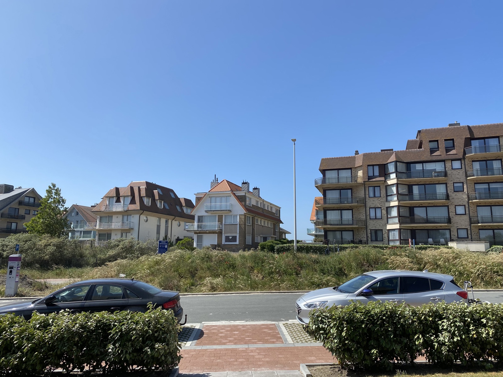 Gelijkvoers appartement met ruim terras op wandelafstand van zee - foto 4