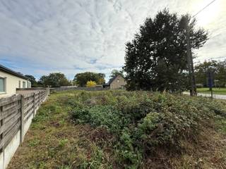 Bouwgrond voor open bebouwing van ca. 969 m².<br /><br />Kadaster: sectie A nummer 0579 K P0000. <br />Meer info en bouwvoorschriften op aanvraag. <br /><br />Extra info: open bebouwing I infoplicht: in aanvraag I watertoets: P-score: A I G-score: onbekend.