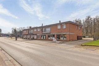 Request your visit at info@optimusvastgoed.be!ENTAL: Spacious commercial property with warehouse in Heusden-Zolder!This versatile commercial property...