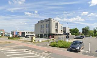 INDELINGWoonkamer met aansluitend de open en volledig ingerichte keuken.Ruim terras van 17,20 m².Berging met aansluiting voor wasmachine en...