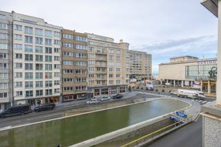 RUIM APPARTEMENT MET 3 SLAAPKAMERSOp de derde verdieping van Residentie Godetia, gelegen aan de Leopold II-laan in Oostende, biedt dit appartement...