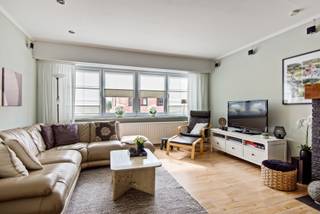 Deze rijwoning is gunstig gelegen langs de Reetsesteenweg in Aartselaar, met een vlotte verbinding naar het centrum, winkels, scholen en...