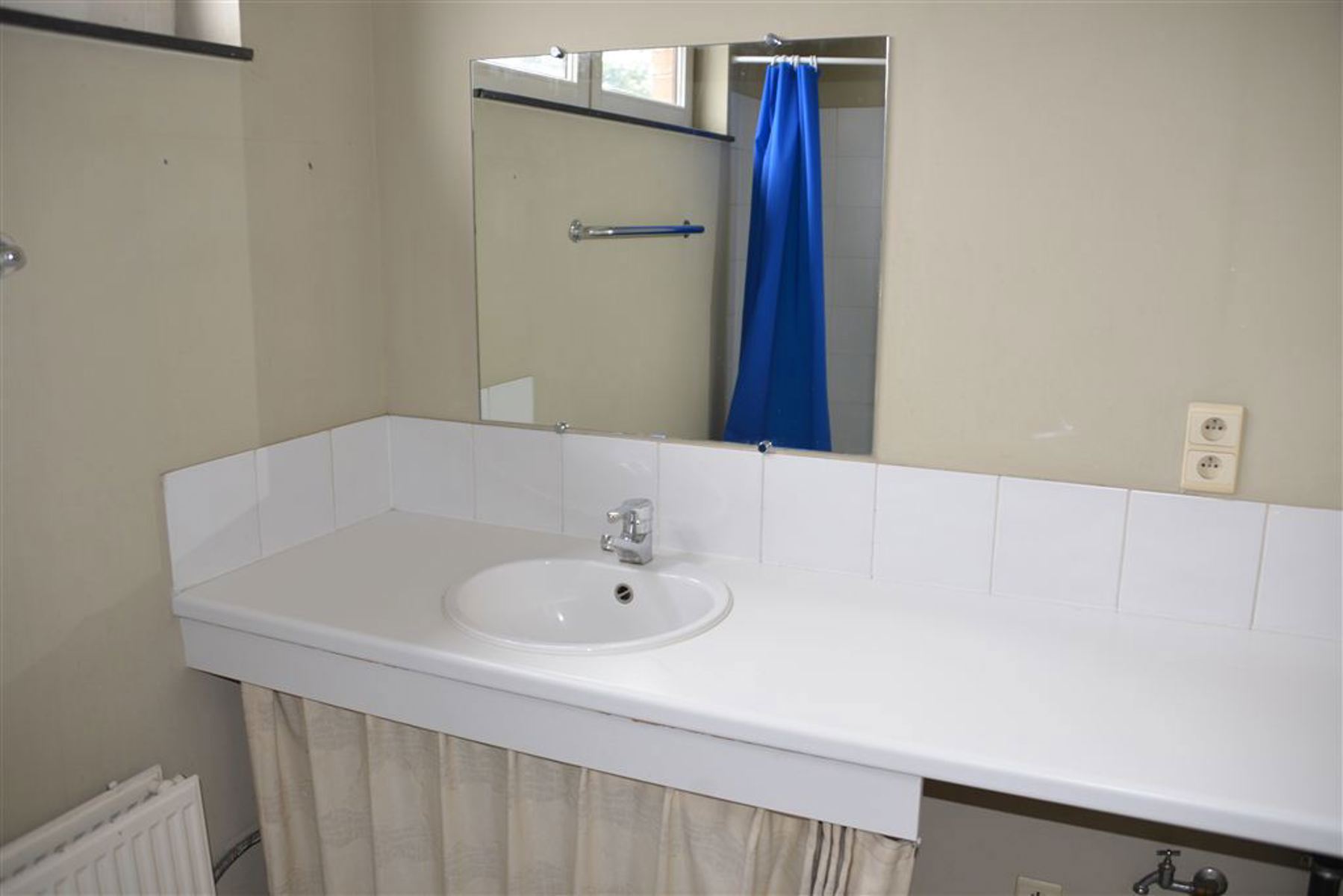 Twee slaapkamer appartement met staanplaats te centrum van Kapellen - foto 5