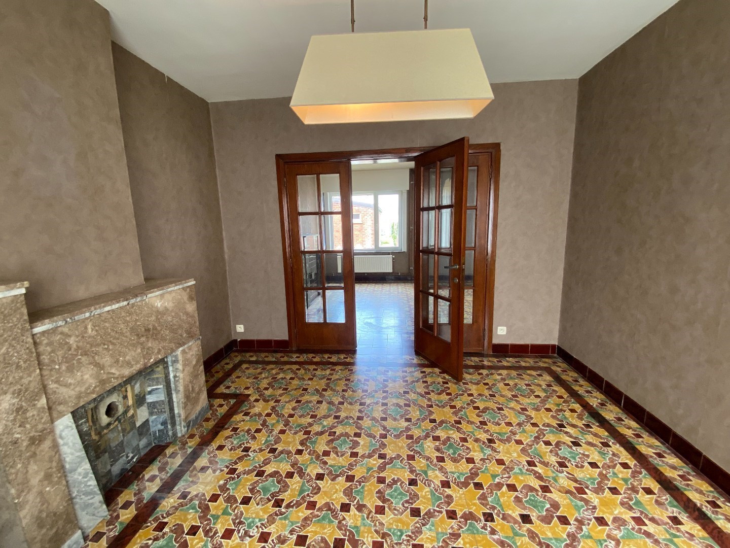 Verrassend ruime gezinswoning met garage, tuin en bijgebouw - foto 3