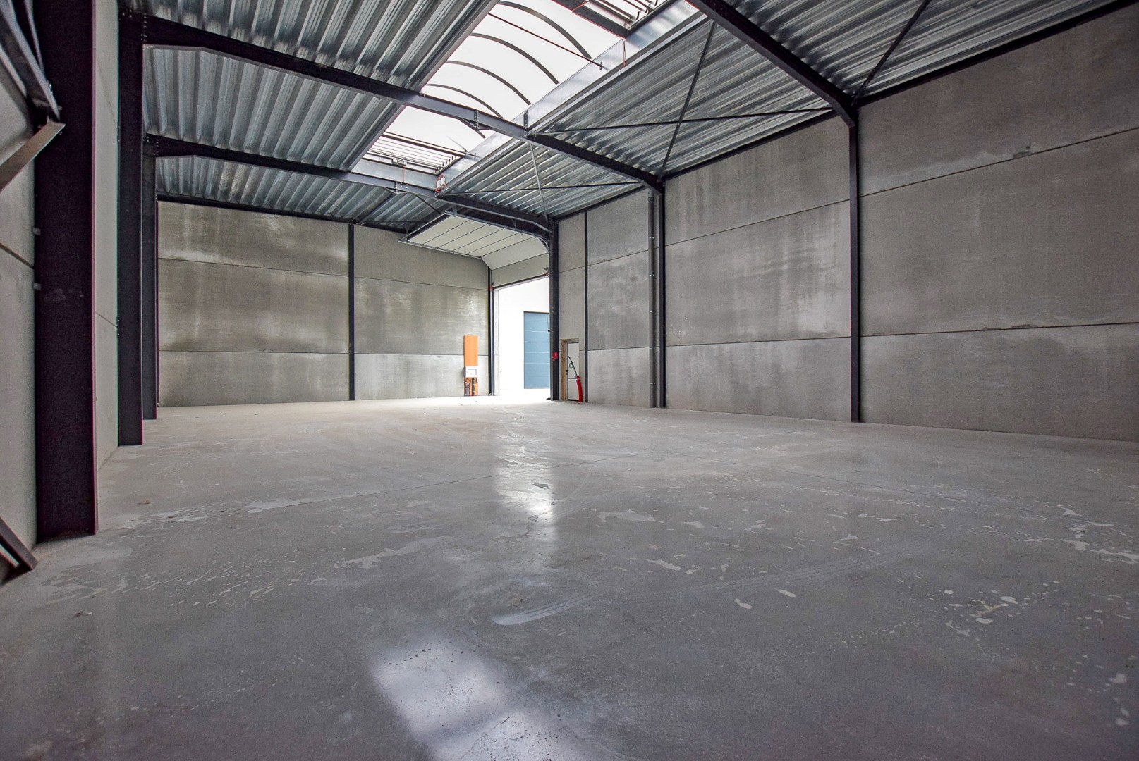 Geïsoleerde nieuwbouwloods 9F (loods 5) (249m²) te huur op een industrie- ambachtzone te Vleteren. - foto 5