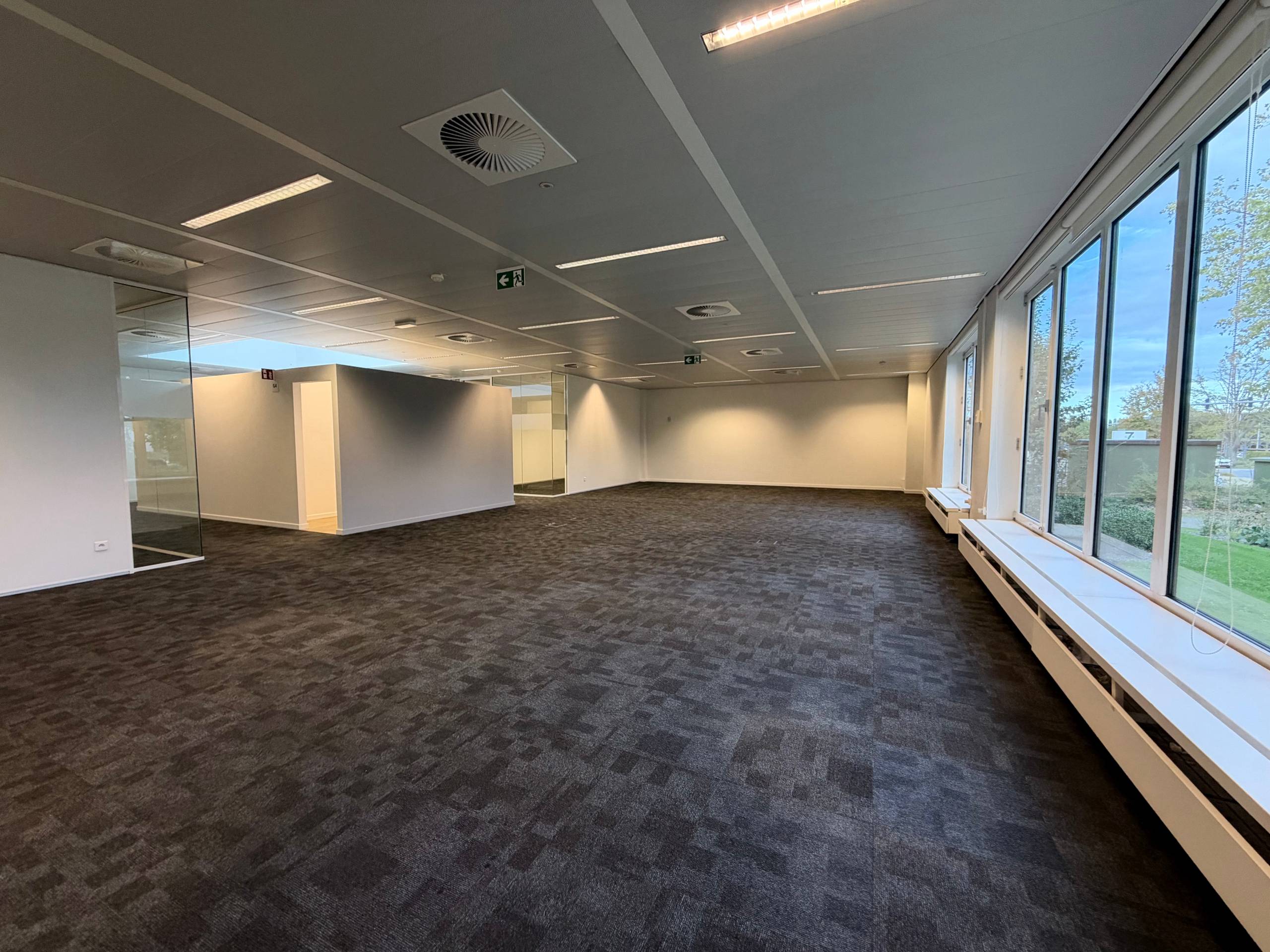 INSTAPKLARE KANTOORRUIMTE VAN 662 m² NABIJ DE E19 TE KONTICH - photo 4