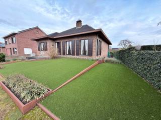 Op zoek naar een instapklare woning in Merksplas? Bekijk dan zeker deze vrijstaande woning in Den Drank. De open leefruimte en de ideale indeling...