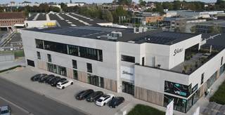 Ontdek dit hedendaags kantoor gelegen in de bruisende Pottelberg-zone. Dit kantoor bestaat uit twee afzonderlijke verdiepingen die zowel samen...