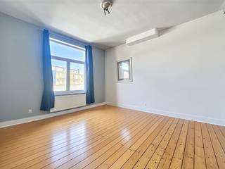 🏢 Te koop – Duplex appartement met 2 slaapkamers in Evere📍 Auguste De Boeckstraat 5, Evere💰 Prijs: 295.000 €📈 Huurinkomsten: ± 1.135 €/maand OF...