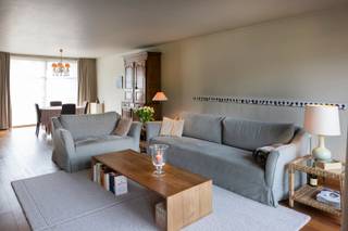 In de www.hortensialaan13.be (url kopiëren en plakken indien doorklikken niet lukt) in Kortrijk stellen we jou graag deze verzorgde woning...