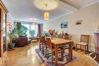 Ideally located next to Josaphat Park, Wahis Park and Wahis Tennis Club, on the 3rd floor of a 6-storey building, we offer you this...
