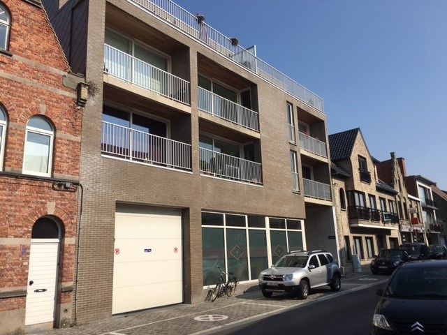 Garage à louer à Dixmude - photo 2