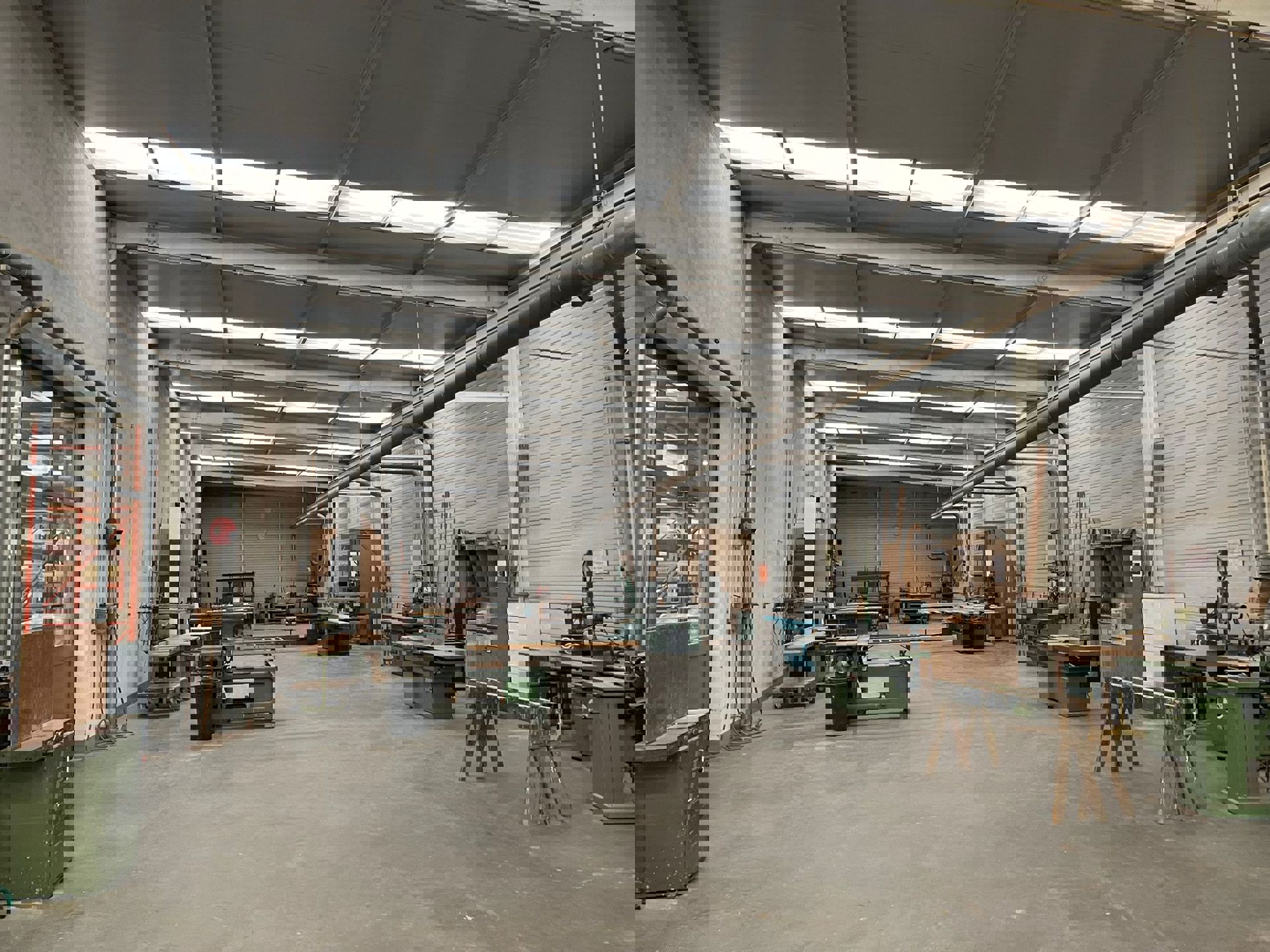 TE KOOP – Industrieel gebouw met kantoren |  Herstal - foto 2