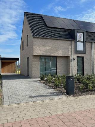 Maison à louer à Ravels