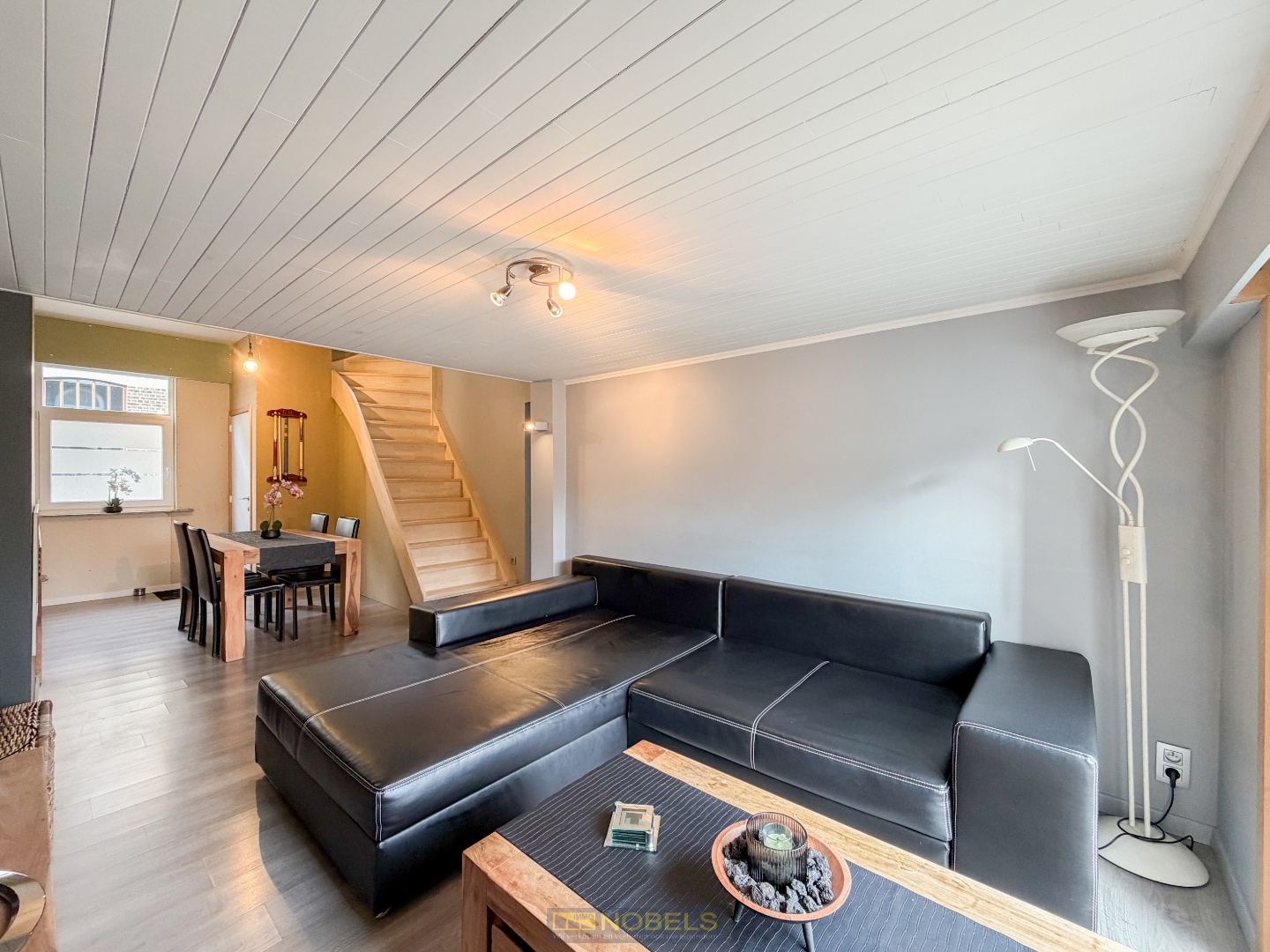 Te koop, Betaalbare halfopen bebouwing met garage en tuin op centrale ligging te Eine! - foto 2