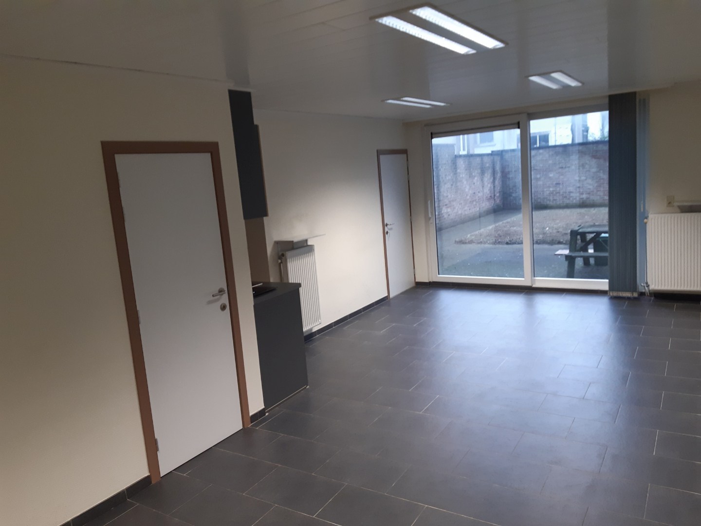Commercial for rent in Ghent - photo 4