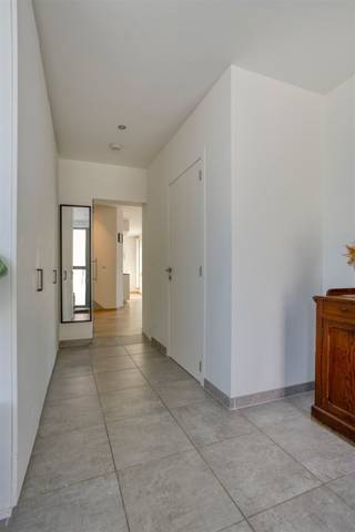 Cette habitation entièrement rénovée et prête à emménager bénéficie d’une situation idéale dans la Gasthuisstraat, en plein centre et à distance...