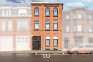 Ben jij op zoek naar een ruim herenhuis met maar liefst 8 slaapkamers en een gezellige tuin in het centrum van Oudenaarde? Gevonden!De centrale...