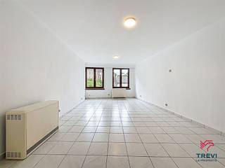 Descriptif technique : * Appartement situé au 2e étage * Garage privatif inclus * Chauffage par accumulateurs électriques * Châssis en bois avec...