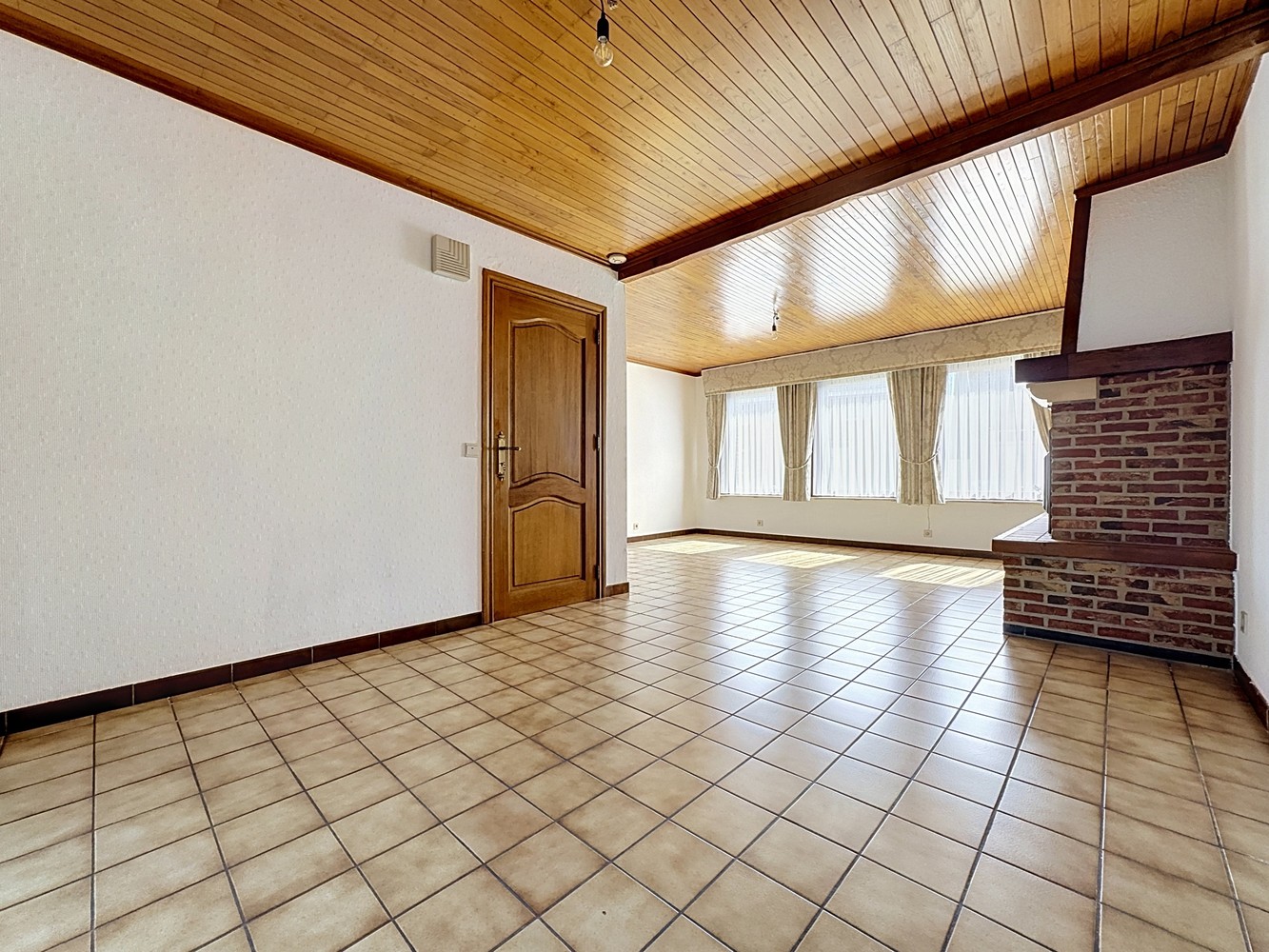 Charmante & ruime gezinswoning met 4 slaapkamers, dubbele garage en prachtige tuin van 800 m² te Sint-Lievens-Houtem - foto 4