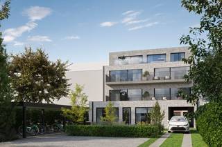 Residentie "Fienette", bestaande uit een kantoor op het gelijkvloers en 5 appartementen, bevindt zich op een toplocatie in het centrum van Putte. Alle benodigde faciliteiten, zoals winkels, scholen en openbaar vervoer zijn bereikbaar op wandelafstand. Dit energiezuinige project geniet verder van een prachtige architectuur en wordt standaard voorzien van een warmtepomp, vloerverwarming, zonnepanelen, ventilatiesysteem, volledig ingerichte keuken, badkamer, … De keuzes naar afwerking kunt u volledig zelf bepalen. U heeft nu reeds de mogelijkheid om over te gaan tot reservatie. Er is nog slechts één appartement beschikbaar.<br /><br />Mogelijkheid tot aankoop aan 6% BTW onder voorwaarden. Contacteer ons spoedig voor alle informatie op 0474/78 07 73.<br /><br />We betreden het appartement op de eerste verdieping via de inkomhal. De ruime leefruimte zal van veel lichtinval genieten door de grote raampartijen. Hier kunt u een gezellige zithoek en aparte eetplaats inrichten. Vanuit de leefruimte heeft u toegang tot het goed georiënteerde terras, waar u steeds in alle rust en privacy kunt genieten van het mooie weer. De open keuken is verder mooi geïntegreerd in het geheel en standaard voorzien van kwalitatieve toestellen. Grenzend aan de keuken bevindt zich een aparte berging. Verder geeft de hal nog toegang tot 2 slaapkamers, een apart toilet en een volledig ingerichte badkamer. U dient ook een bovengrondse staanplaats en kelderberging bij aan te kopen.<br /><br />Dit is een uitstekende opportuniteit als u op zoek bent naar een kwalitatief nieuwbouwappartement (BEN) op een centrale locatie. Contacteer ons voor meer informatie op 0474/78 07 73 of via info@boonstravastgoed.be .<br /><br />Bijzonderheden:<br />- Warmtepomp<br />- BEN appartement<br />- Uitstekende locatie