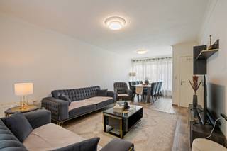 - Emplacement calme au centre de Dadizele : Begonialaan 58<br />- Maison prête à emménager avec étiquette énergétique B<br />- Espace de vie avec coin salon et salle à manger<br />- Véranda<br />- Cuisine pratique<br />- Jardin ensoleillé avec abri de jardin et terrasse<br />- 4 chambres à coucher complètes<br />- Salle de bain avec douche à l'italienne, meuble-lavabo et deuxième toilette<br />- Garage intégré et allée pour 2 voitures<br />- Électricité conforme<br />- Prix indicatif : 279.000 €