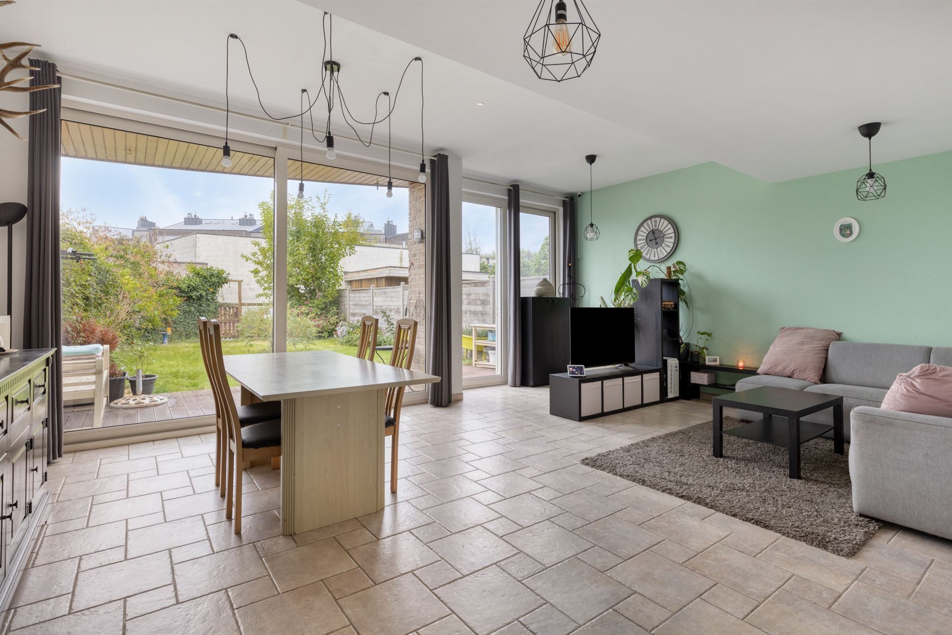 Leuk, verzorgd gelijkvloers appartement met tuintje en garage - foto 2