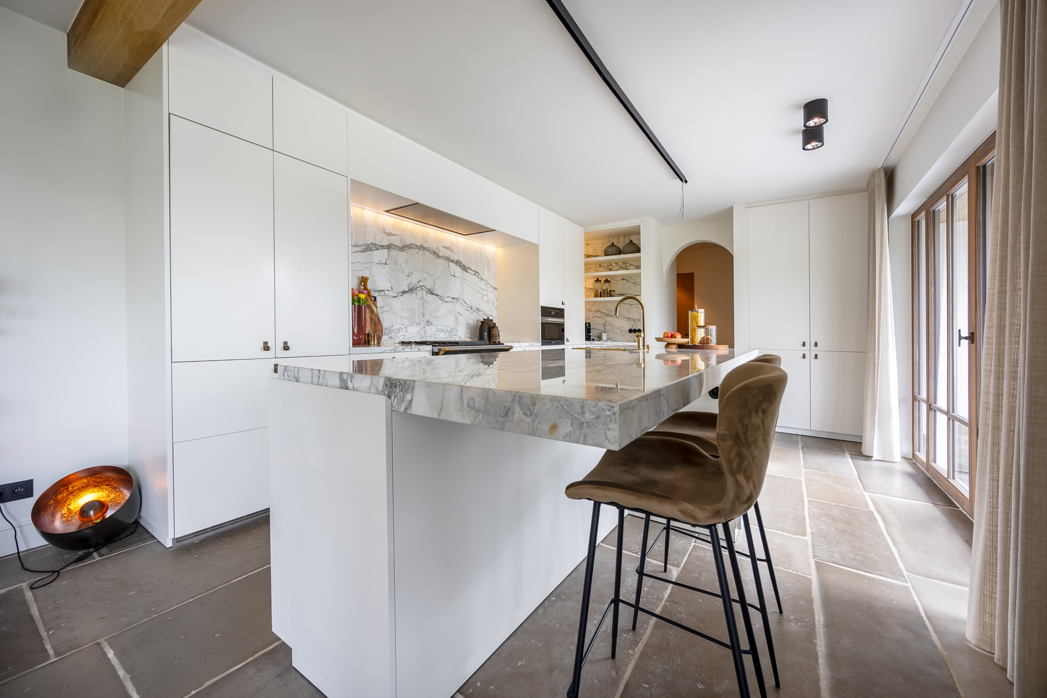 Luxueuze villa met bijgebouw en mogelijkheid tot aankoop achtergelegen weilanden. - foto 4