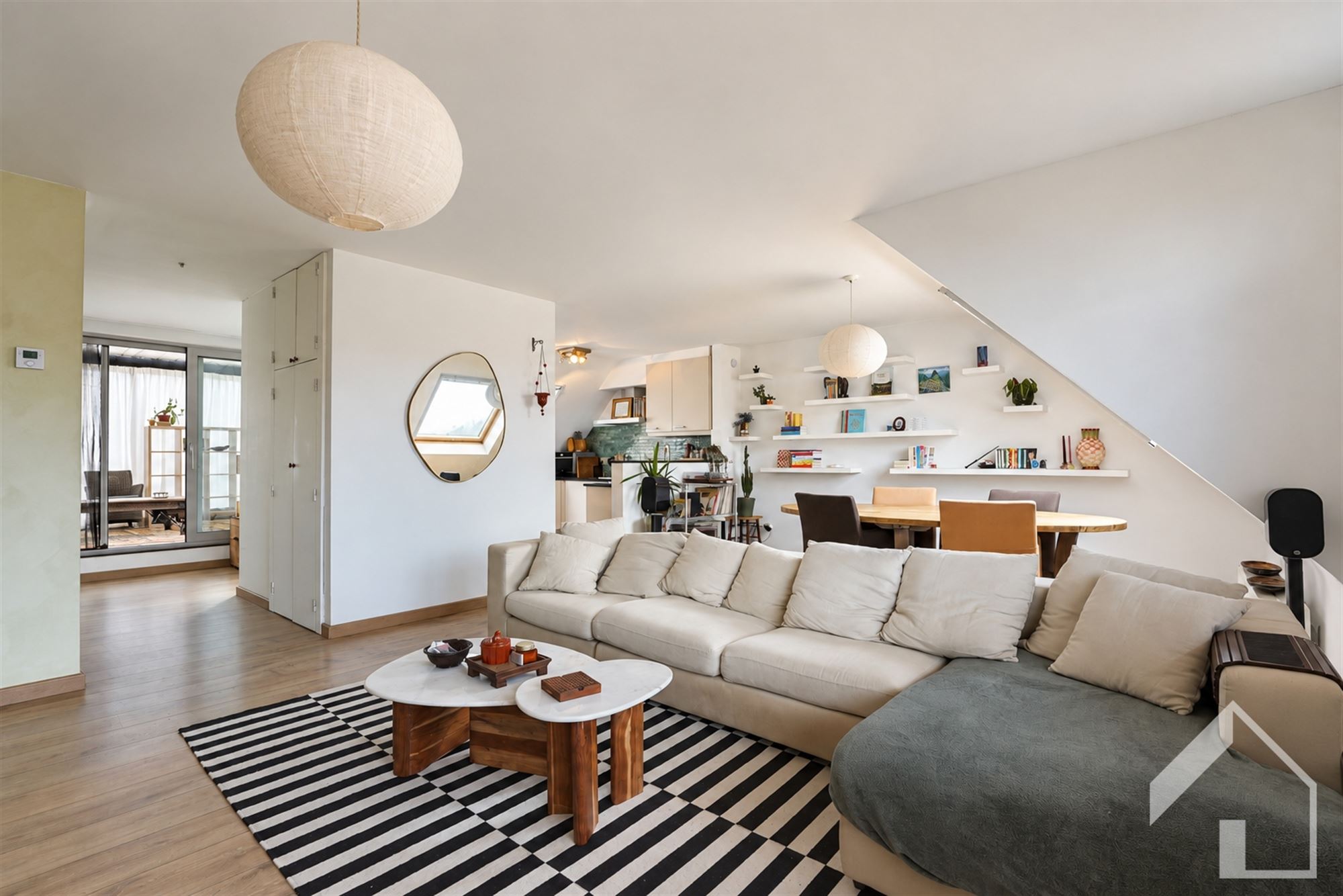 Ruim dakappartement met groot terras en staanplaats - foto 4