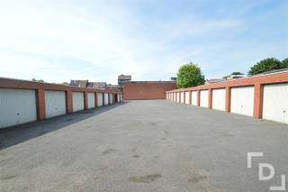 In de Brugseweg te Ieper vinden we deze verhuurde garage.Bent u investeerder en op zoek naar een goede vastgoedbelegging dan is deze...