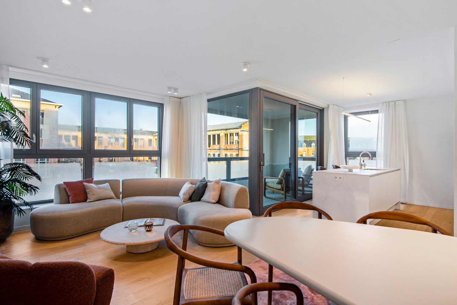 Stijlvol 3-slaapkamerappartement met wintertuin in hartje Lier - foto 4