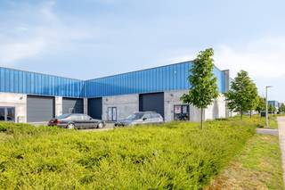 This recent SME unit for sale, with a total usable area of approximately 188 m², is located at the port of Ghent (Evergem). Due to its proximity...