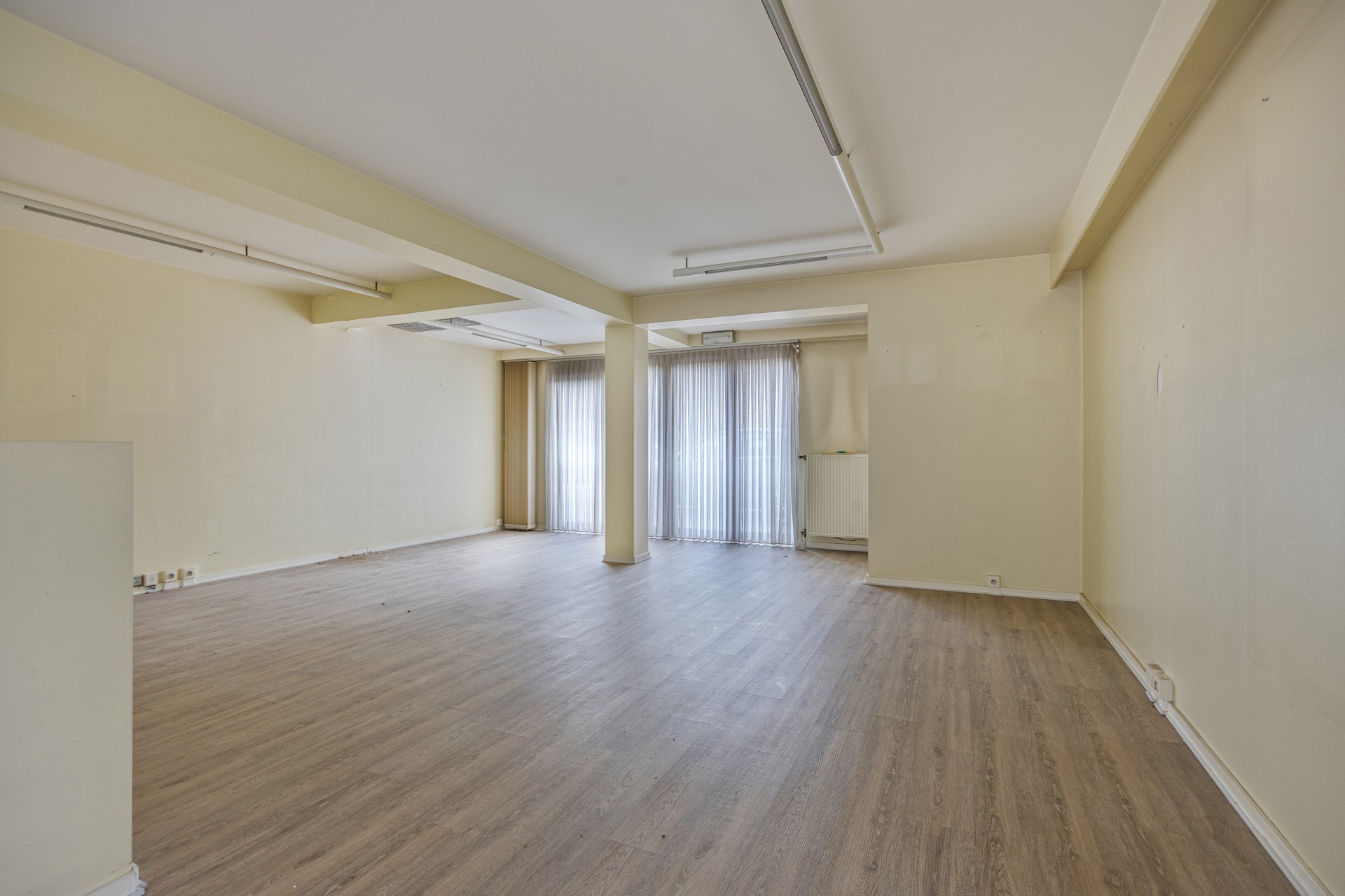 Kantoorruimte van privatieve kelder - 100 m² - foto 4