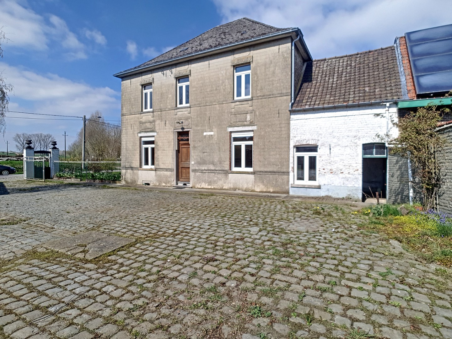 A vendre, ferme dans un environnement rural avec annexes et prairies à Ghoy (Lessines) - photo 1