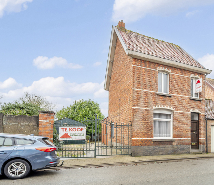 TE RENOVEREN DEGELIJKE HALF OPEN BEBOUWING OP BIJNA 300 m2 - foto 2