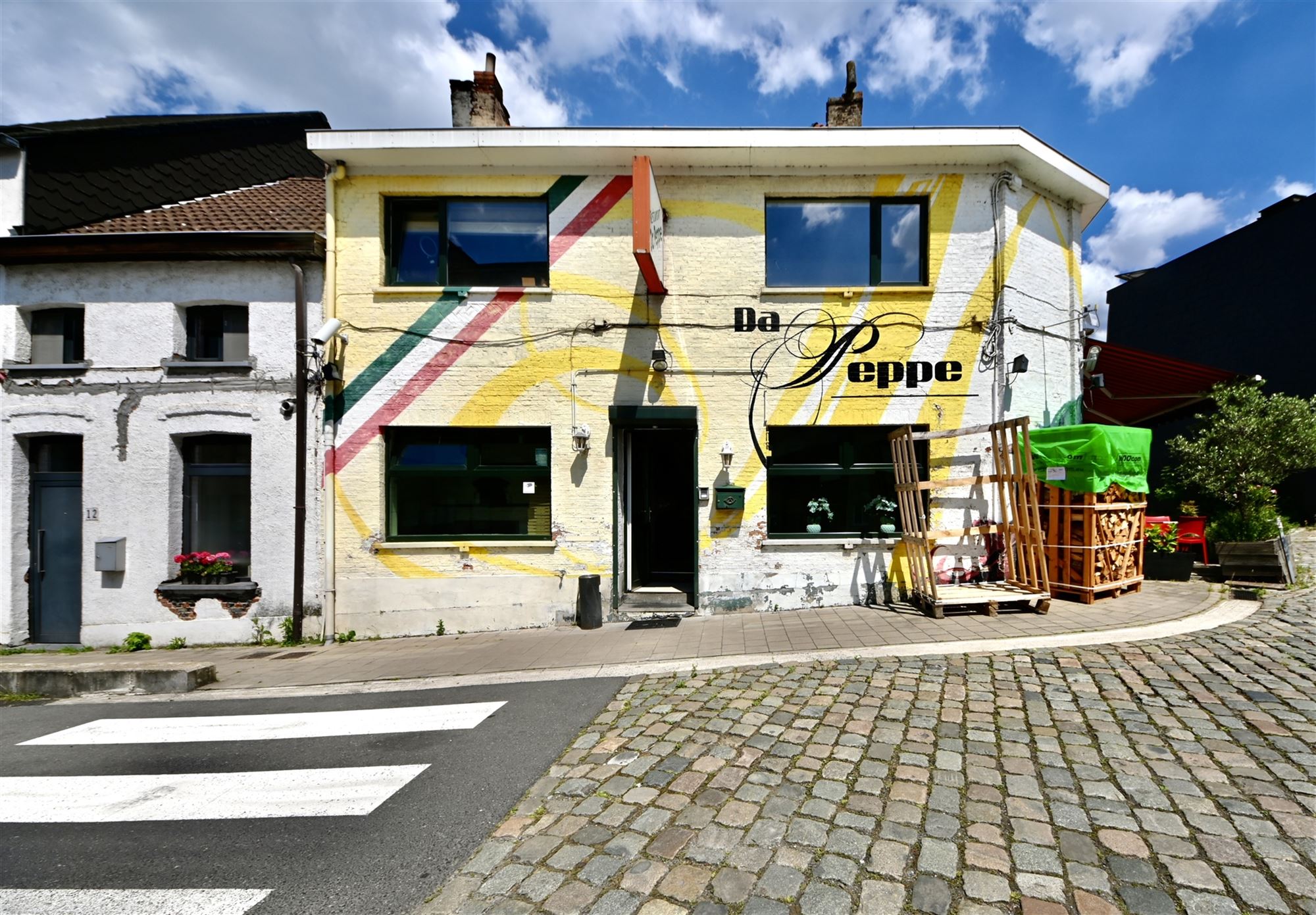 Handelspand met restaurant en appartement - foto 1