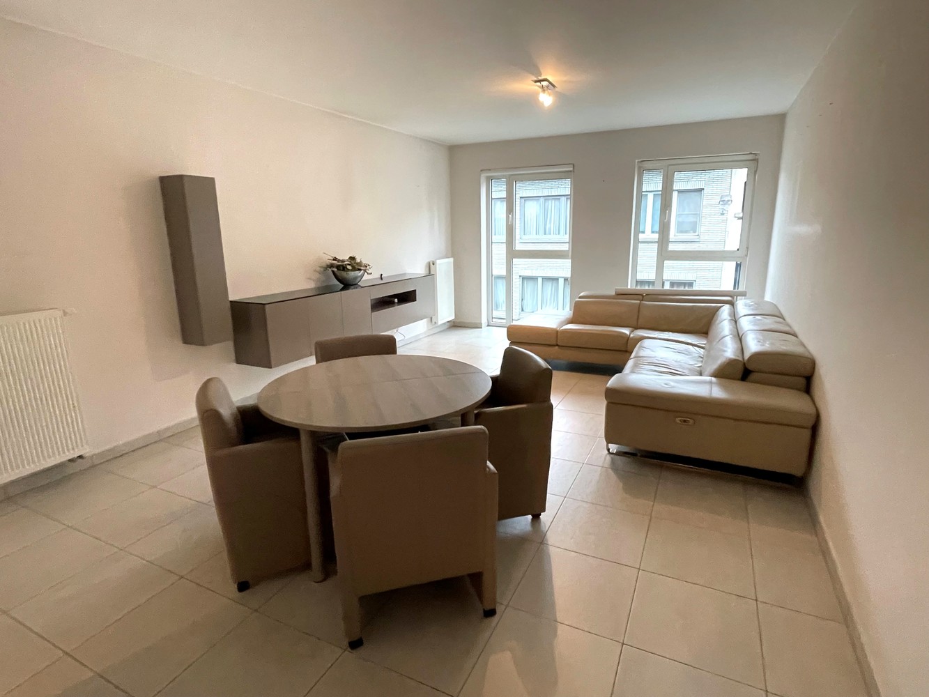 2 bedroom apartment close to many amenities - photo 4