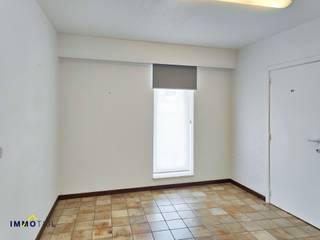 Handelsruimte te huur van 40m² in het dorpscentrum.De handelsruimte is onmiddelijk beschikbaar en kan u terugvinden in het dorpscentrum van Hofstade...