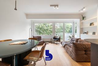 In dit appartement op het Prinses Clementinaplein waan je je even zelf een royalty.Dit recent gerenoveerd appartement biedt een prachtig zicht op het...