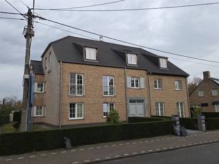 KWALITATIEF, LUMINEUS, RUIM EN RECENT APPARTEMENT 102M² MET 2 SLAAPKAMERS, GROOT TERRAS 11M² EN CARPORT1ste verdieping - ligging in mooie residentie...