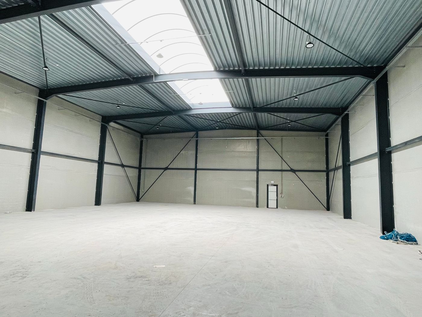 491 m² nieuwbouw loods op 1.552 m² terrein vlakbij R32 - photo 4